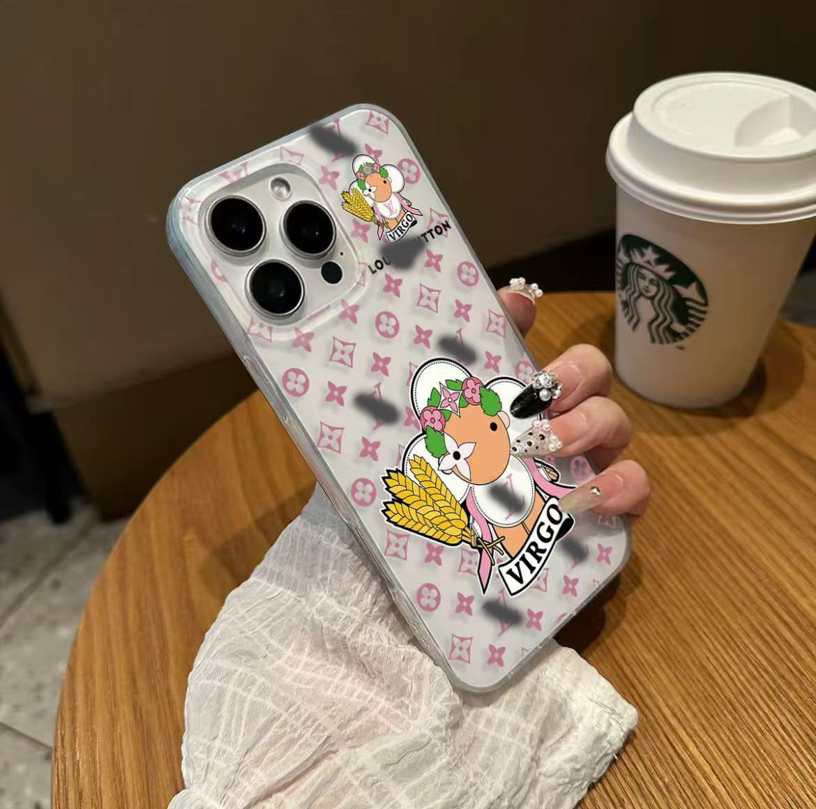 スマホケース  ダブルＶ 12 星座柄 耐衝撃・防振性能に優れ、高級感あふれるスマホケースで、iPhone11~16 に対応