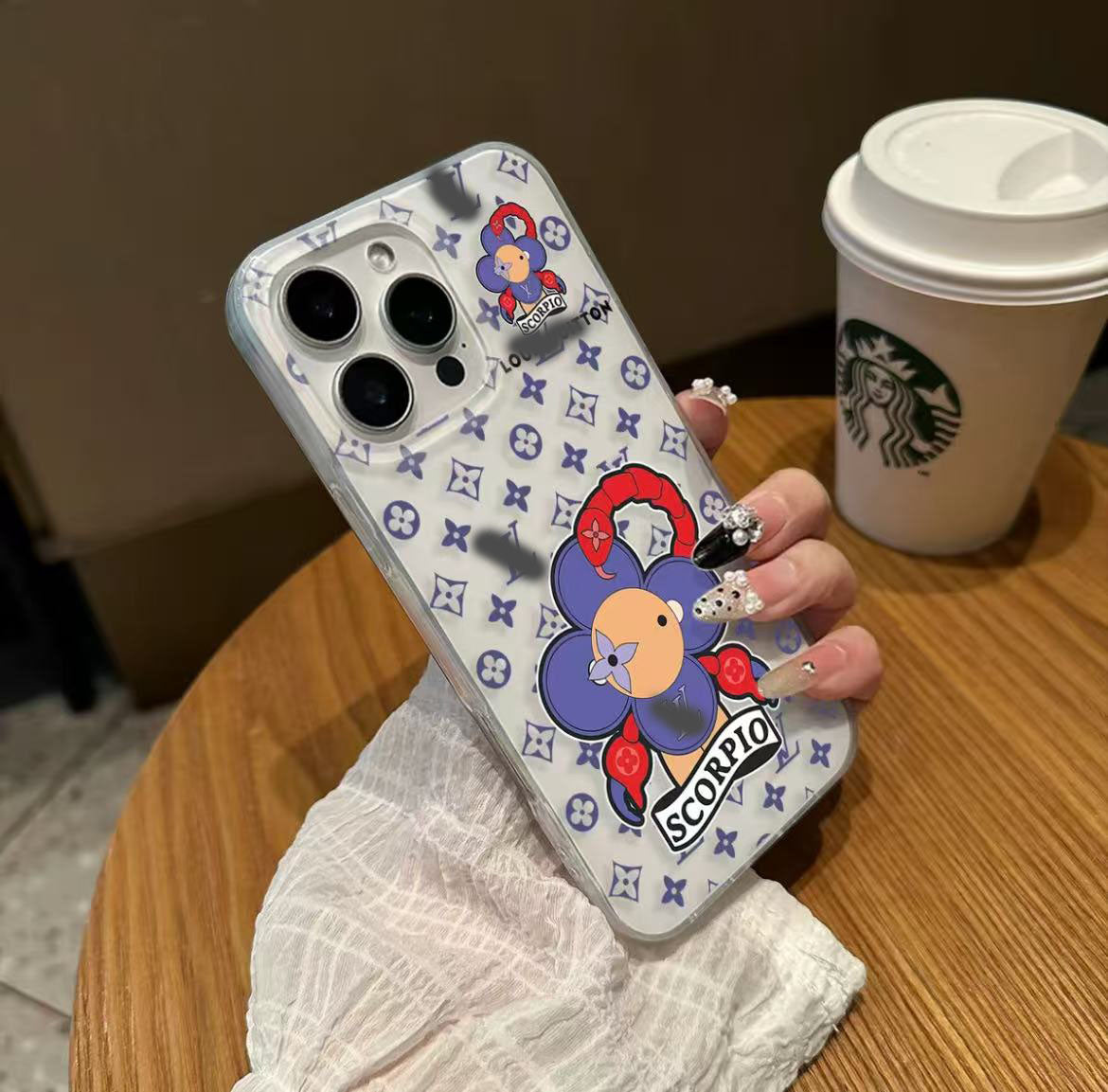 スマホケース  ダブルＶ 12 星座柄 耐衝撃・防振性能に優れ、高級感あふれるスマホケースで、iPhone11~16 に対応