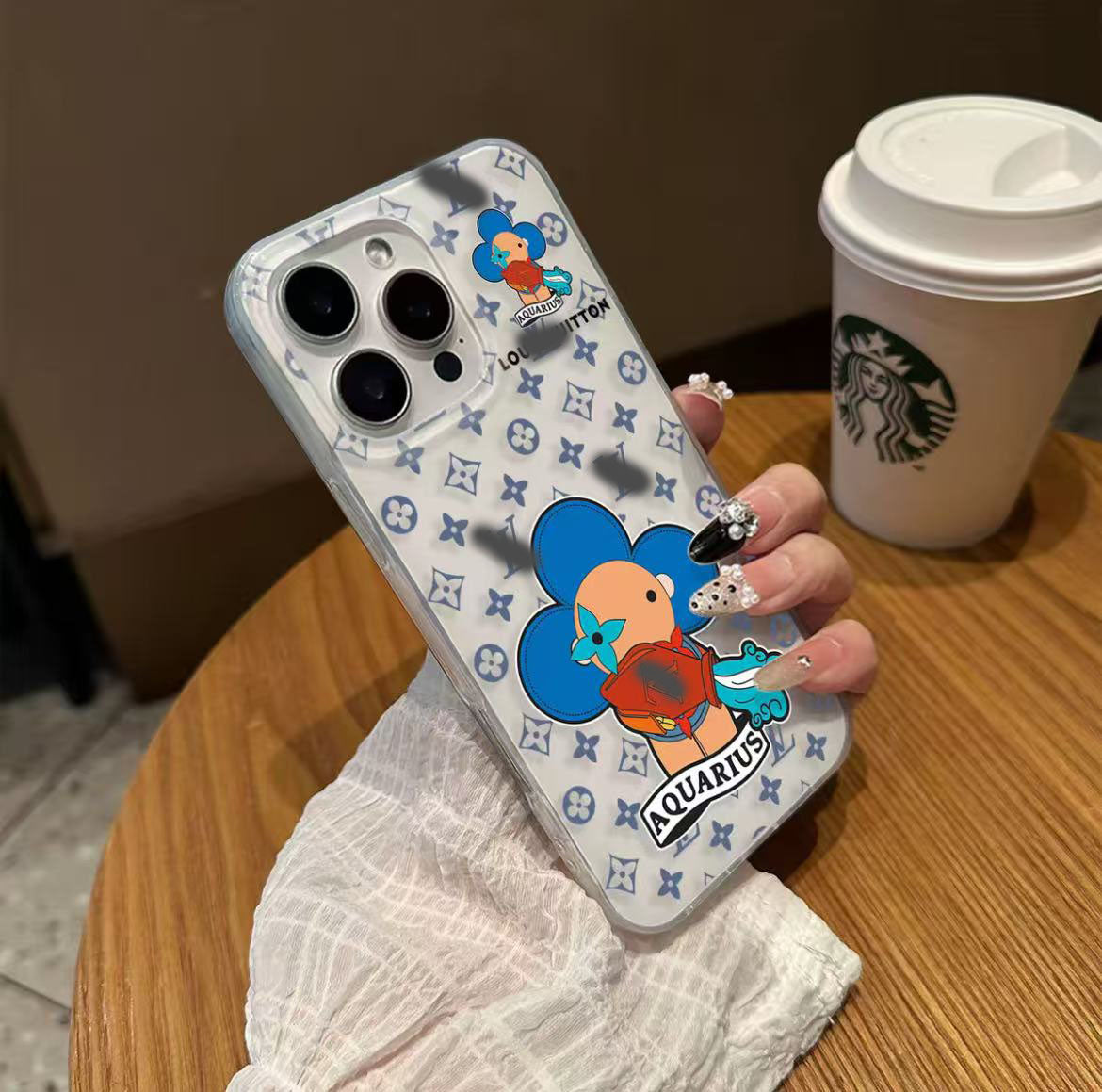 スマホケース  ダブルＶ 12 星座柄 耐衝撃・防振性能に優れ、高級感あふれるスマホケースで、iPhone11~16 に対応