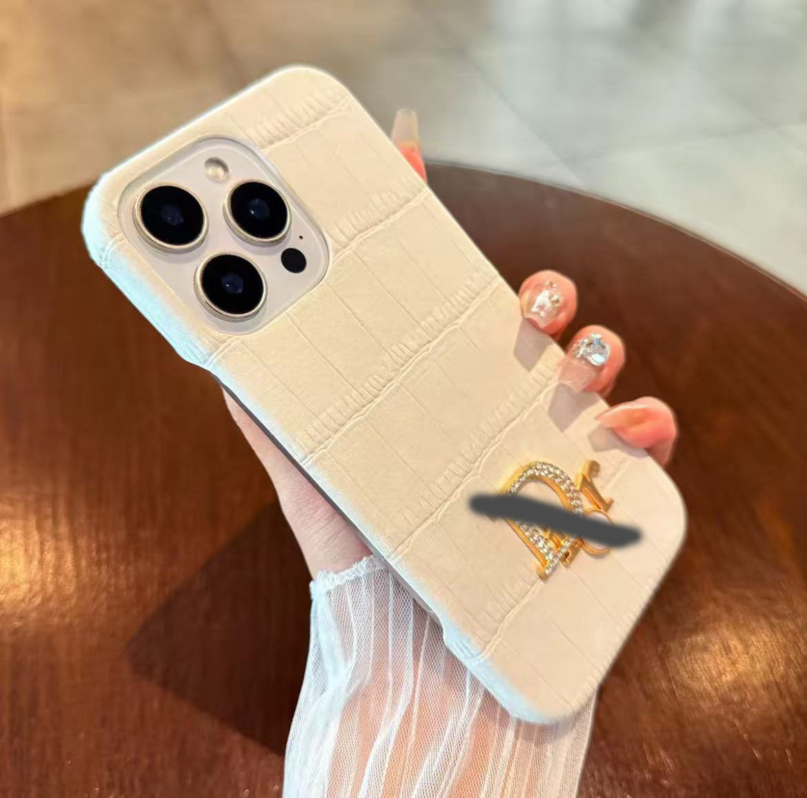 スマホケース  ベルベット高級感  ダブルDi**  耐衝撃・防振性能に優れ、高級感あふれるスマホケースで、iPhone に対応