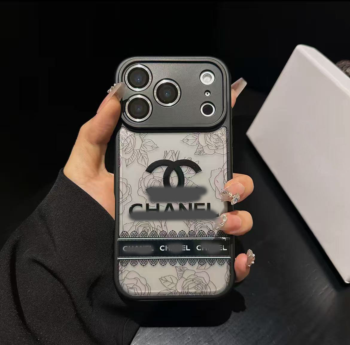 スマホケース  高級マット調の質感  ダブルＶ&C&G 耐衝撃・防振性能に優れ、高級感あふれるスマホケースで、iPhone11~17 に対応