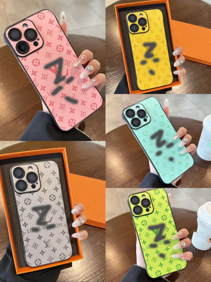 スマホケース  高級感ノーボーダーマホケース  ダブルＶ 耐衝撃・防振性能に優れ、高級感あふれるスマホケースで、iPhone12~17 に対応