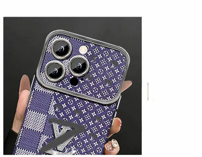 スマホケース  高級感ブレスレットを付き  ダブルV  耐衝撃・防振性能に優れ、高級感あふれるスマホケースで、iPhone11~17 に対応