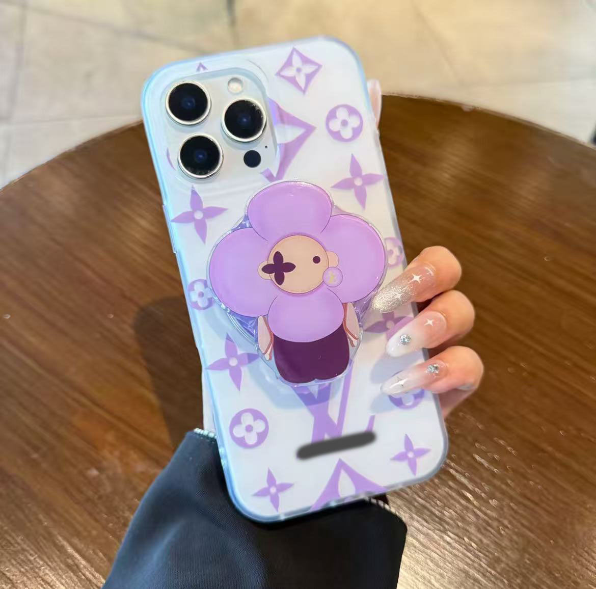 スマホケース  高級感マグネット式  ダブルV     耐衝撃・防振性能に優れ、高級感あふれるスマホケースで、iPhone13~17 に対応