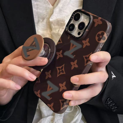 スマホケース  高級感マグネット式  ダブルV    耐衝撃・防振性能に優れ、高級感あふれるスマホケースで、iPhone13~16に対応