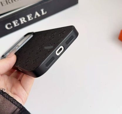 スマホケース  高級感レザー製  ダブルV  耐衝撃・防振性能に優れ、高級感あふれるスマホケースで、iPhone13~17 に対応