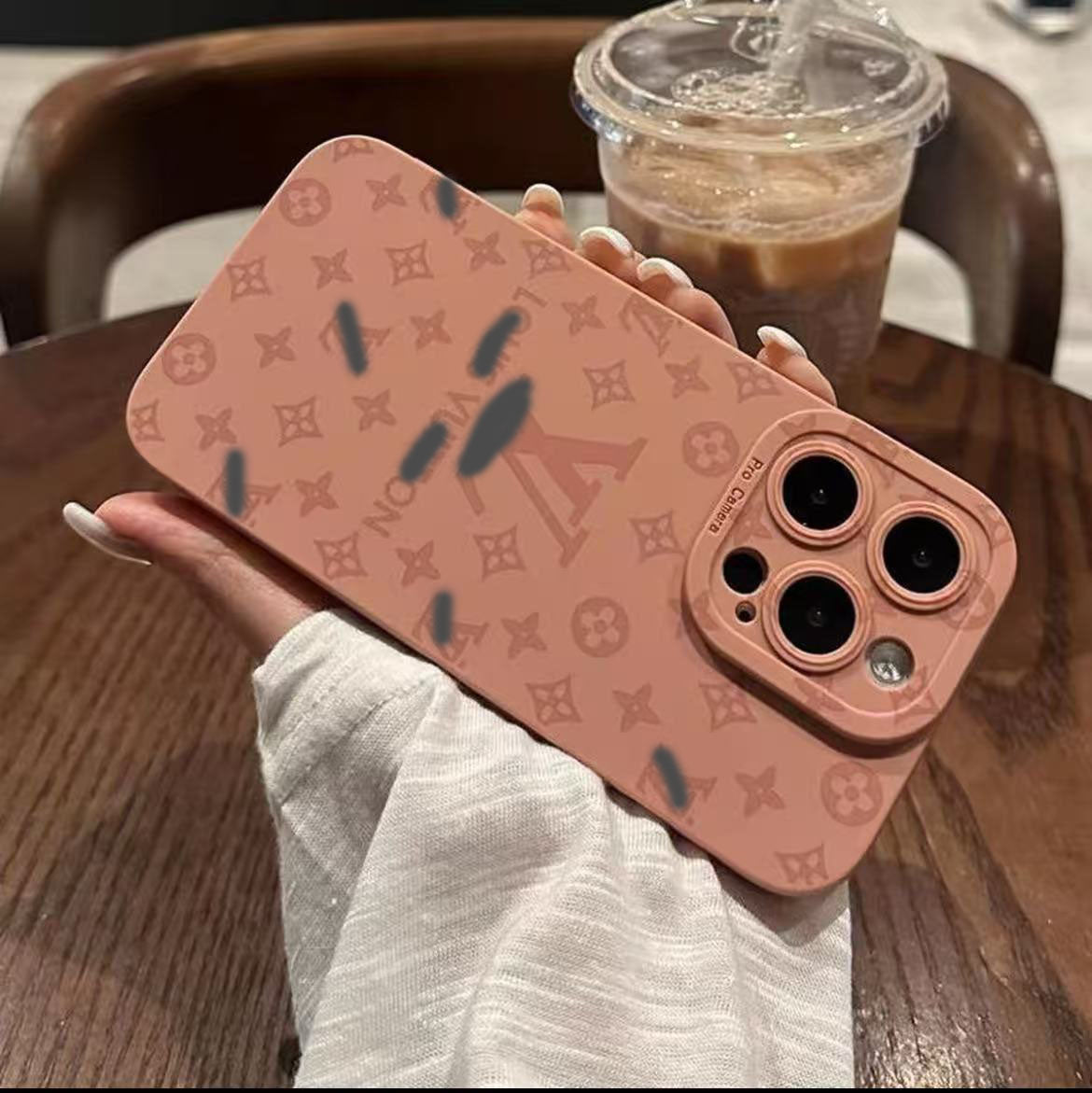 スマホケース  ダブルV 10色   耐衝撃・防振性能に優れ、高級感あふれるスマホケースで、iPhone11~17 に対応