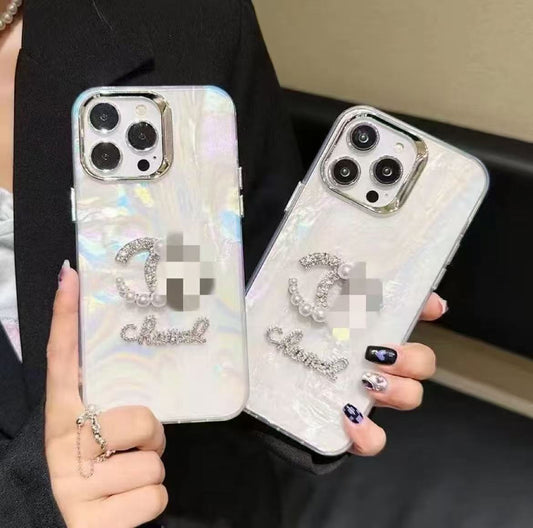 スマホケース  高級感貝殻グリッター  ダブルC  耐衝撃・防振性能に優れ、高級感あふれるスマホケースで、iPhone12~17 に対応