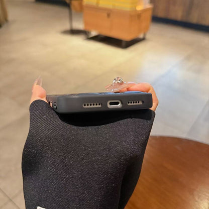 スマホケース  高級感レザーエンボス  ダブルG  耐衝撃・防振性能に優れ、高級感あふれるスマホケースで、iPhone13~17 に対応