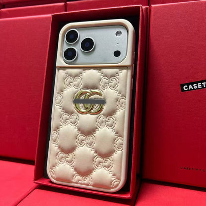 スマホケース  高級感レザーエンボス  ダブルG  耐衝撃・防振性能に優れ、高級感あふれるスマホケースで、iPhone13~17 に対応