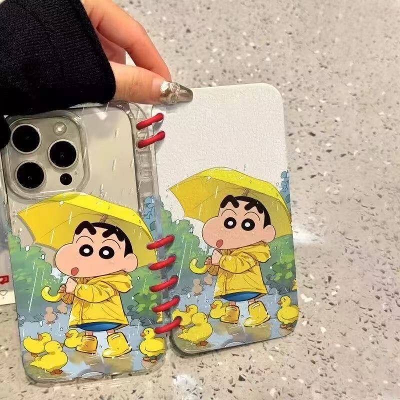 本型スマホケース アヒルの赤ちゃんとクレヨンしんちゃんテーマ 手帳型スマホケース  キャラクターの柔らかい 折りたたみ式 ノート型 スマホケース  iPhone に対応