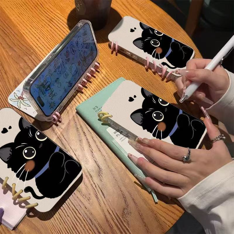 本型スマホケース 可愛らしい黒猫と柔らかいハート柄テーマ 手帳型スマホケース  キャラクターの柔らかい 折りたたみ式 ノート型 スマホケース  iPhone に対応