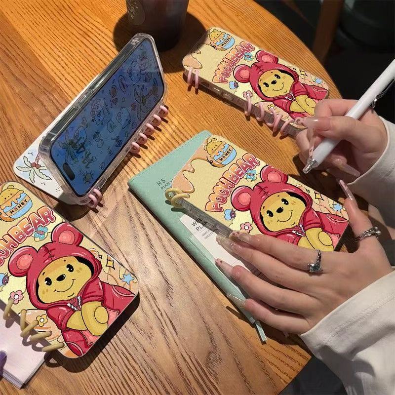 本型スマホケース  愛らしい「ストロベリーベアー」テーマ  手帳型スマホケース  キャラクターの柔らかい 折りたたみ式 ノート型 スマホケース  iPhone に対応