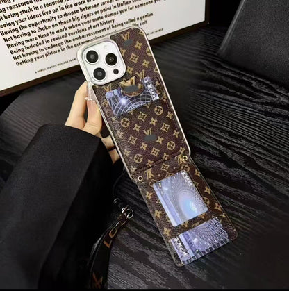 スマホケース  高級感カードホルダー付き  ダブルV  ストラップ付き  耐衝撃・防振性能に優れ、高級感あふれるスマホケースで、iPhone13~16 に対応