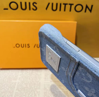 スマホケース  高級感デニム   ダブルV    耐衝撃・防振性能に優れ、高級感あふれるスマホケースで、iPhone12~17 に対応