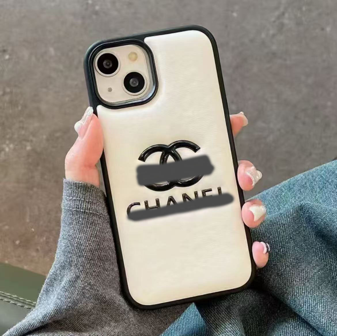 マホケース  高級感ダブルＣ 耐衝撃・防振性能に優れ、高級感あふれるスマホケースで、iPhone13~17 に対応