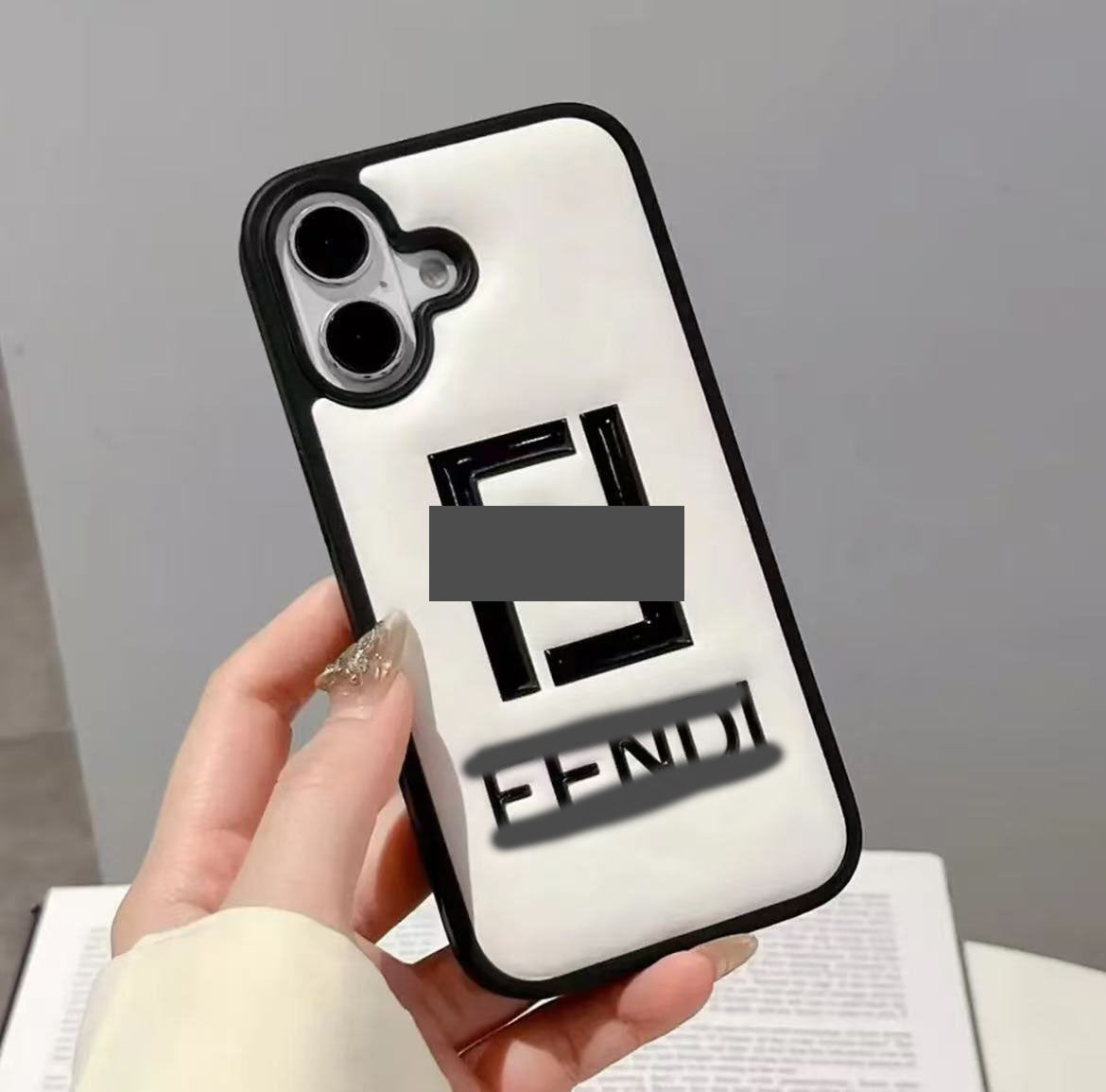 スマホケース  高級感プリーツ加工  ダブルF  耐衝撃・防振性能に優れ、高級感あふれるスマホケースで、iPhone13~17 に対応