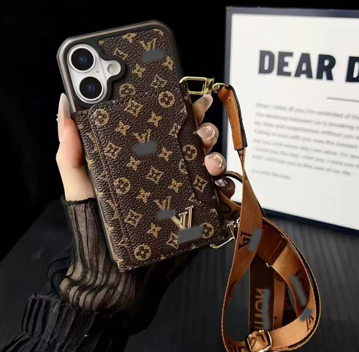 スマホケース  高級感カードホルダー付き・ストラップ付き  ダブルV  耐衝撃・防振性能に優れ、高級感あふれるスマホケースで、iPhone12~17 に対応