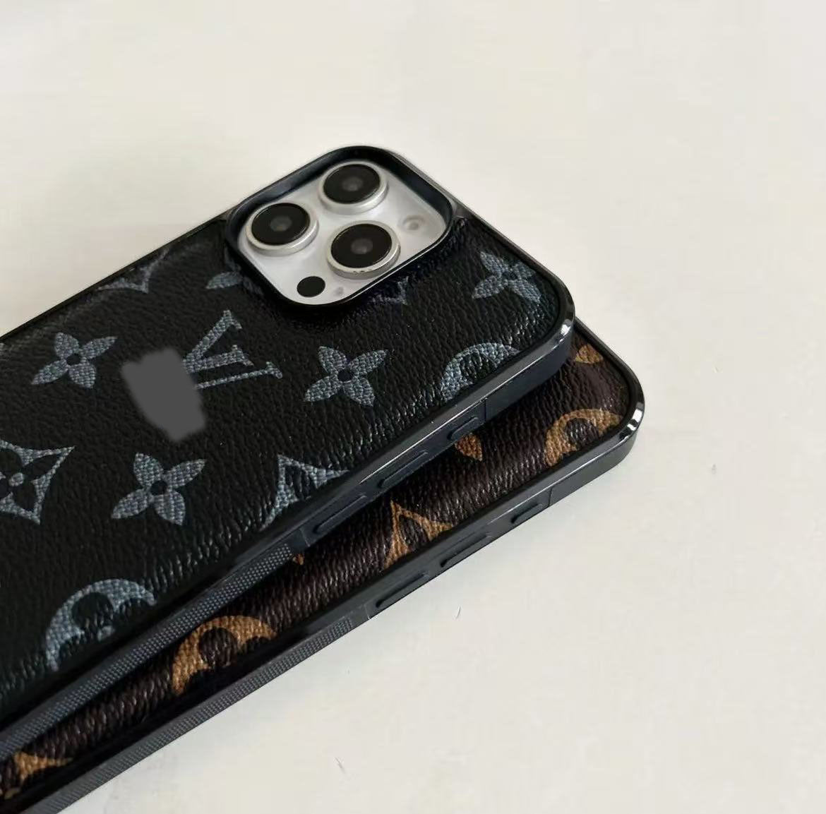 スマホケース  高級感マット質感  ダブルV  耐衝撃・防振性能に優れ、高級感あふれるスマホケースで、iPhone12~16 に対応