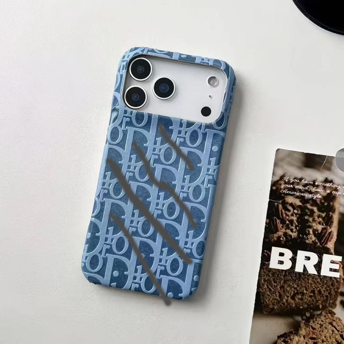 スマホケース  高級感  Di** 耐衝撃・防振性能に優れ、高級感あふれるスマホケースで、iPhone13~17 に対応