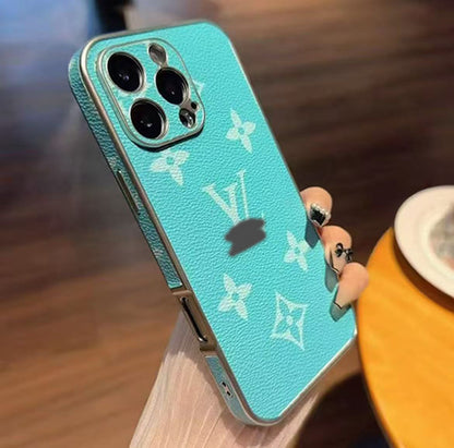 スマホケース  高級感シンプルスマホケース   ダブルV    耐衝撃・防振性能に優れ、高級感あふれるスマホケースで、iPhone12~16 に対応