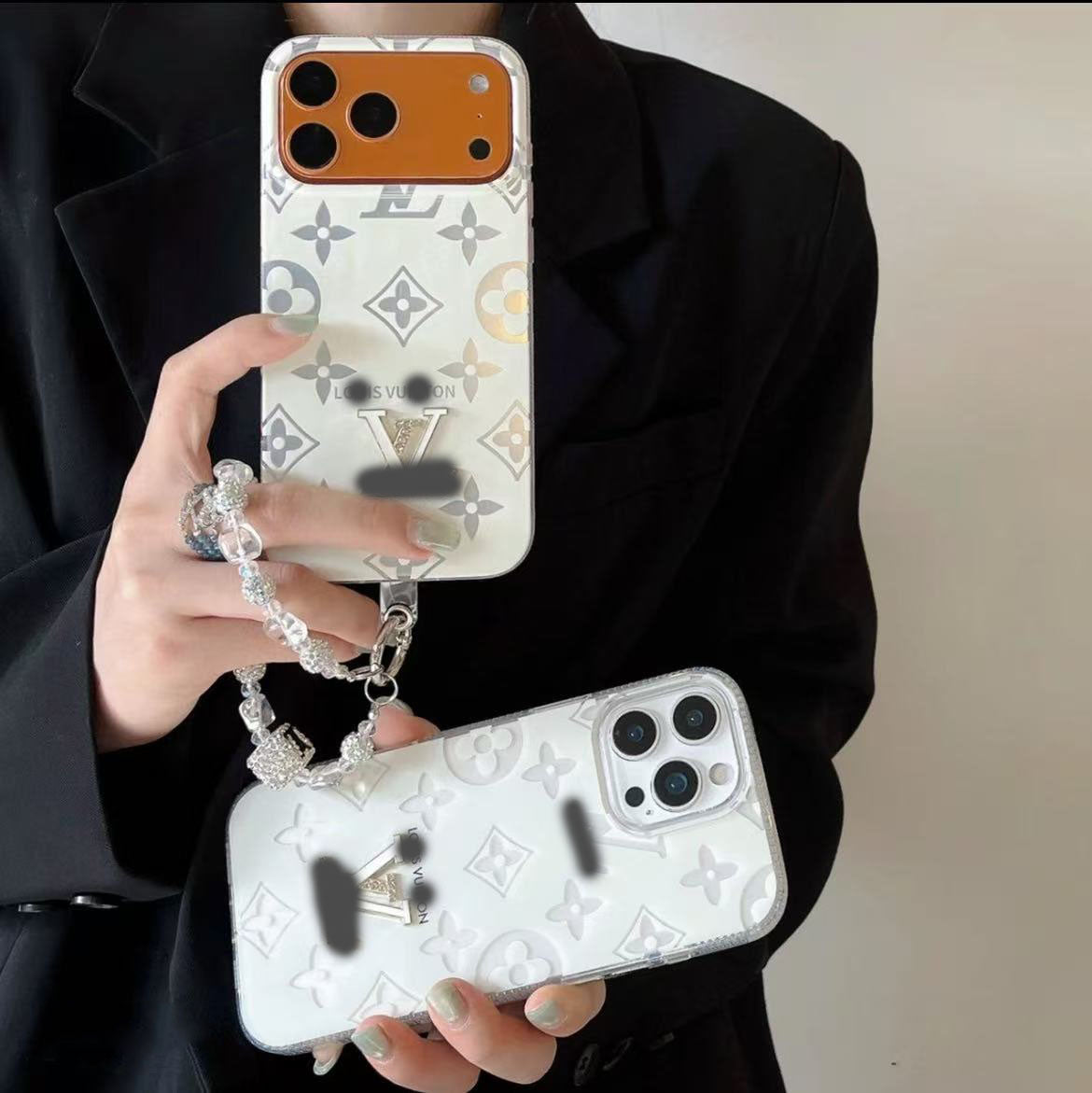 スマホケース  高級感月光白スマホケース   ダブルV    耐衝撃・防振性能に優れ、高級感あふれるスマホケースで、iPhone12~17 に対応