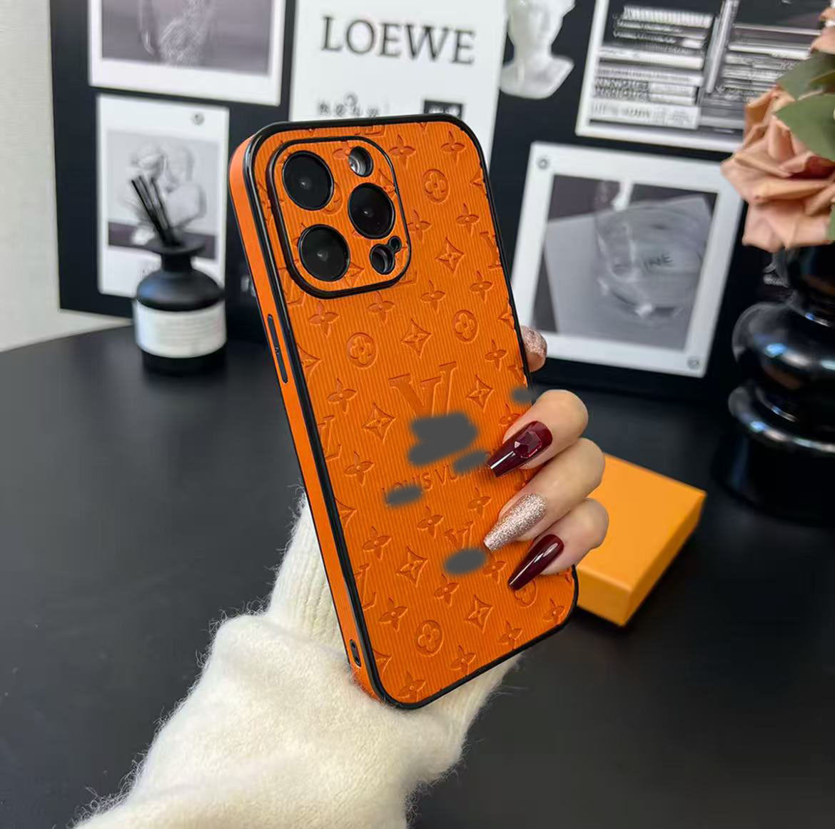 スマホケース  高級感革製  ダブルV 全8色 耐衝撃・防振性能に優れ、高級感あふれるスマホケースで、iPhone12~17 に対応