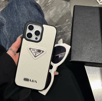 スマホケース 高級感PRA** 耐衝撃・防振性能に優れ、高級感あふれるスマホケースで、iPhone13~17 に対応