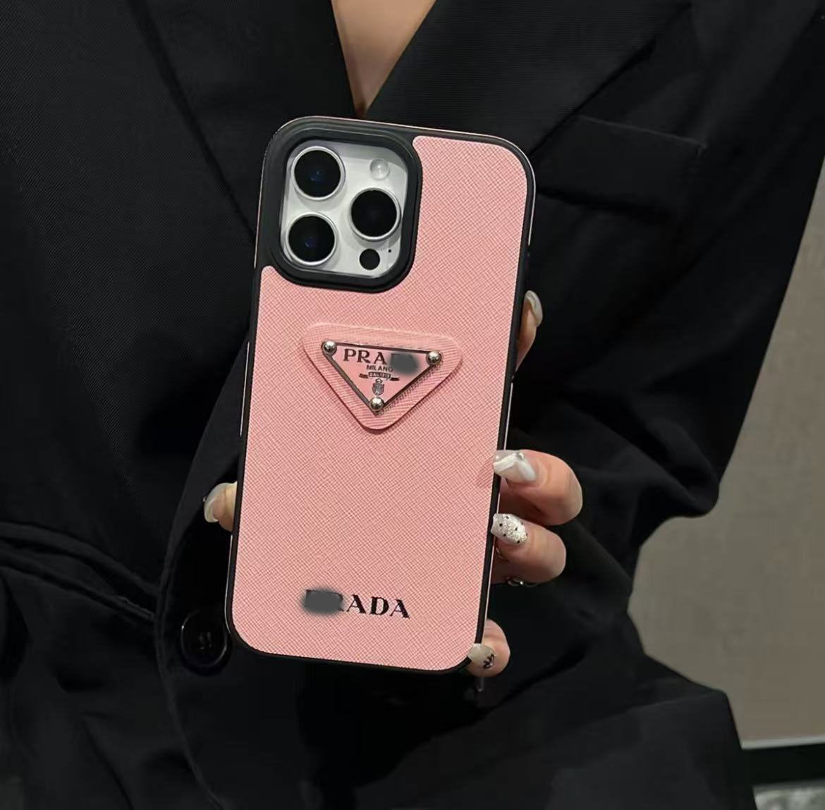 スマホケース 高級感PRA** 耐衝撃・防振性能に優れ、高級感あふれるスマホケースで、iPhone13~17 に対応