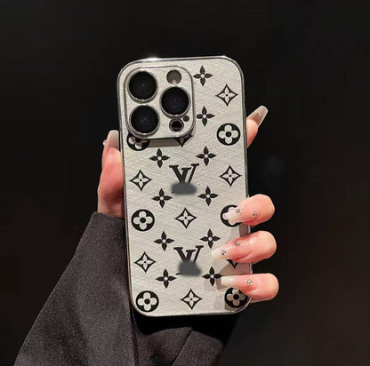 スマホケース  高級感皮革製スマホケース   ダブルV    耐衝撃・防振性能に優れ、高級感あふれるスマホケースで、iPhone13~17 に対応