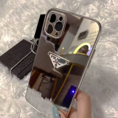スマホケース  高級感メッキミラースマホケース   ダブルPRA**    耐衝撃・防振性能に優れ、高級感あふれるスマホケースで、iPhone12~16 に対応