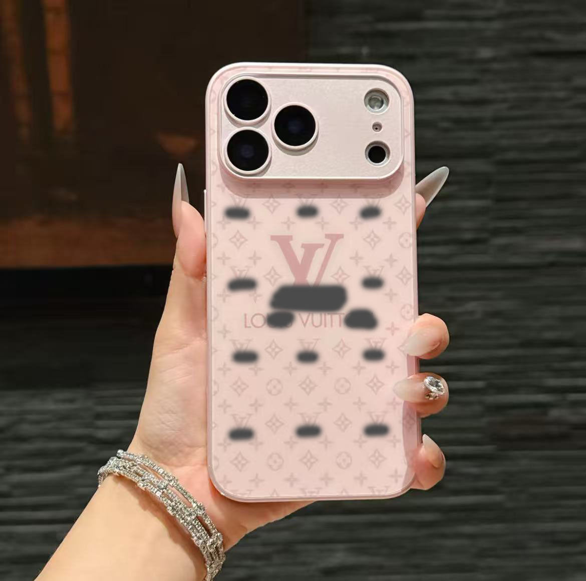 スマホケース ガラス質感 ダブルV レンズ保護付き 耐衝撃・防振性能に優れ、高級感あふれるスマホケースで、iPhone12~17 に対応