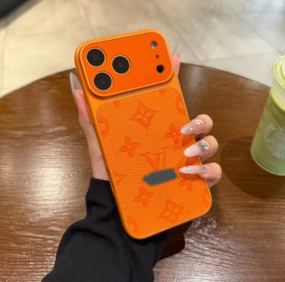 スマホケース  高級感レンズ保護付きスマホケース  ダブルV    耐衝撃・防振性能に優れ、高級感あふれるスマホケースで、iPhone13~17 に対応