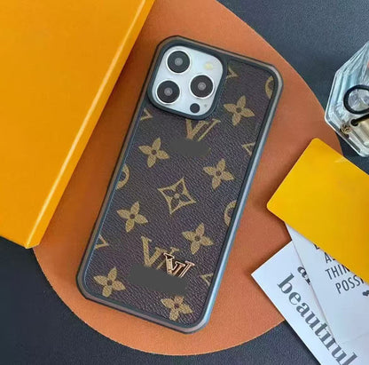 スマホケース  高級感エッジ大窓スマホケース  ダブルV   耐衝撃・防振性能に優れ、高級感あふれるスマホケースで、iPhone12~17 に対応