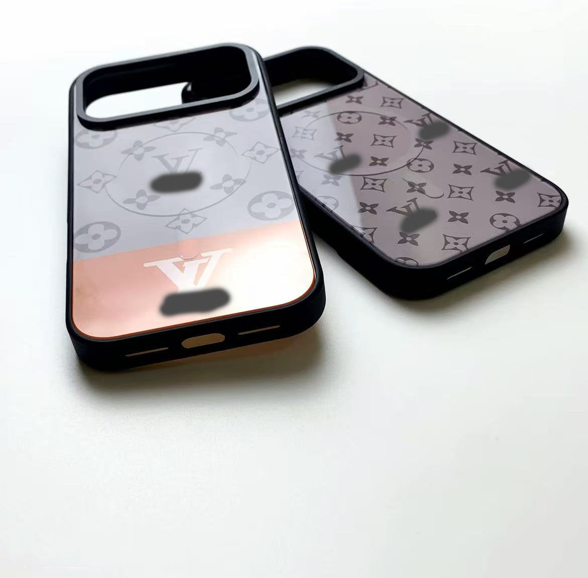 スマホケース  高級感分割式マグネットスマホケース  取り外し・交換可能  ダブルV  バックプレート＋ボトムケース  耐衝撃・防振性能に優れ、高級感あふれるスマホケースで、iPhone12~17 に対応