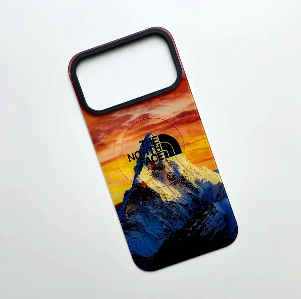 スマホケース  高級感分割式マグネットスマホケース  取り外し・交換可能  ダブルV  バックプレート＋ボトムケース  耐衝撃・防振性能に優れ、高級感あふれるスマホケースで、iPhone12~17 に対応