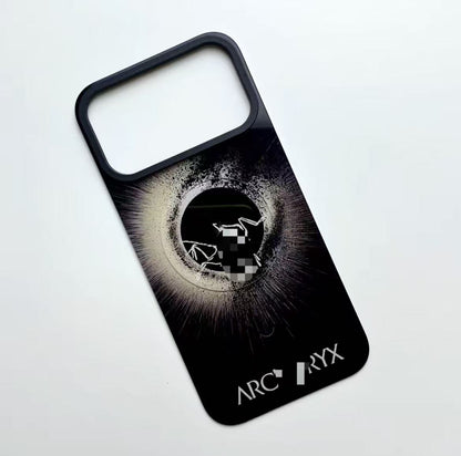 スマホケース  高級感分割式マグネットスマホケース  取り外し・交換可能  ダブルV  バックプレート＋ボトムケース  耐衝撃・防振性能に優れ、高級感あふれるスマホケースで、iPhone12~17 に対応