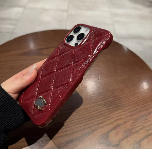 スマホケース  高級感半包装スマホケース ダブルC   耐衝撃・防振性能に優れ、高級感あふれるスマホケースで、iPhone13~17 に対応