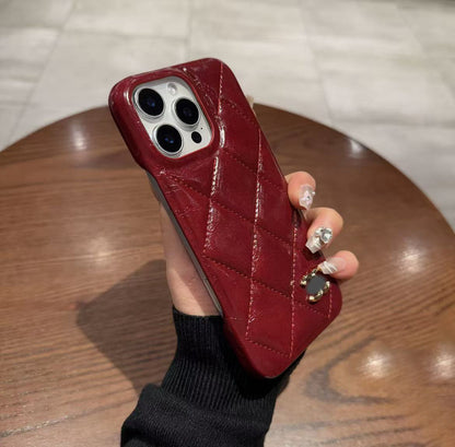 スマホケース  高級感半包装スマホケース ダブルC   耐衝撃・防振性能に優れ、高級感あふれるスマホケースで、iPhone13~17 に対応