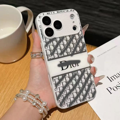 スマホケース  高級感レンズフィルム付きスマホケース ダブルDi**   耐衝撃・防振性能に優れ、高級感あふれるスマホケースで、iPhone12~17 に対応