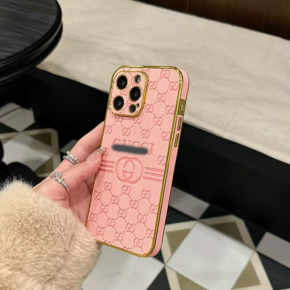 スマホケース  高級感メッキスマホケース  ダブルＧ   耐衝撃・防振性能に優れ、高級感あふれるスマホケースで、iPhone12~17 に対応