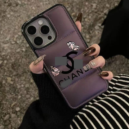 スマホケース  高級感ダウンジャケット風スマホケース  ダブルC   耐衝撃・防振性能に優れ、高級感あふれるスマホケースで、iPhone12~17 に対応