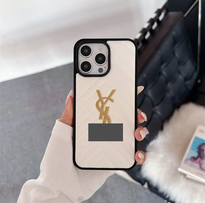 スマホケース  高級感エンボス加工スマホケース  ダブルY  耐衝撃・防振性能に優れ、高級感あふれるスマホケースで、iPhone12~16 に対応