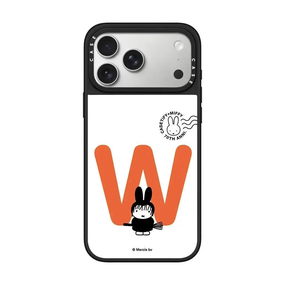 スマホケース  ケースTIFY  ミッフィーの愛らしい姿と A～Z のアルファベットが組み合わさったスマホケース  耐衝撃・防振性能に優れ、高級感あふれるスマホケースで、iPhone12~17 に対応