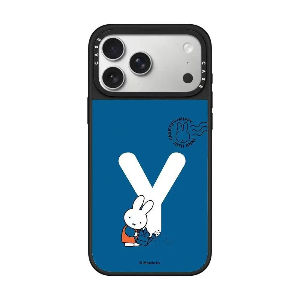 スマホケース  ケースTIFY  ミッフィーの愛らしい姿と A～Z のアルファベットが組み合わさったスマホケース  耐衝撃・防振性能に優れ、高級感あふれるスマホケースで、iPhone12~17 に対応