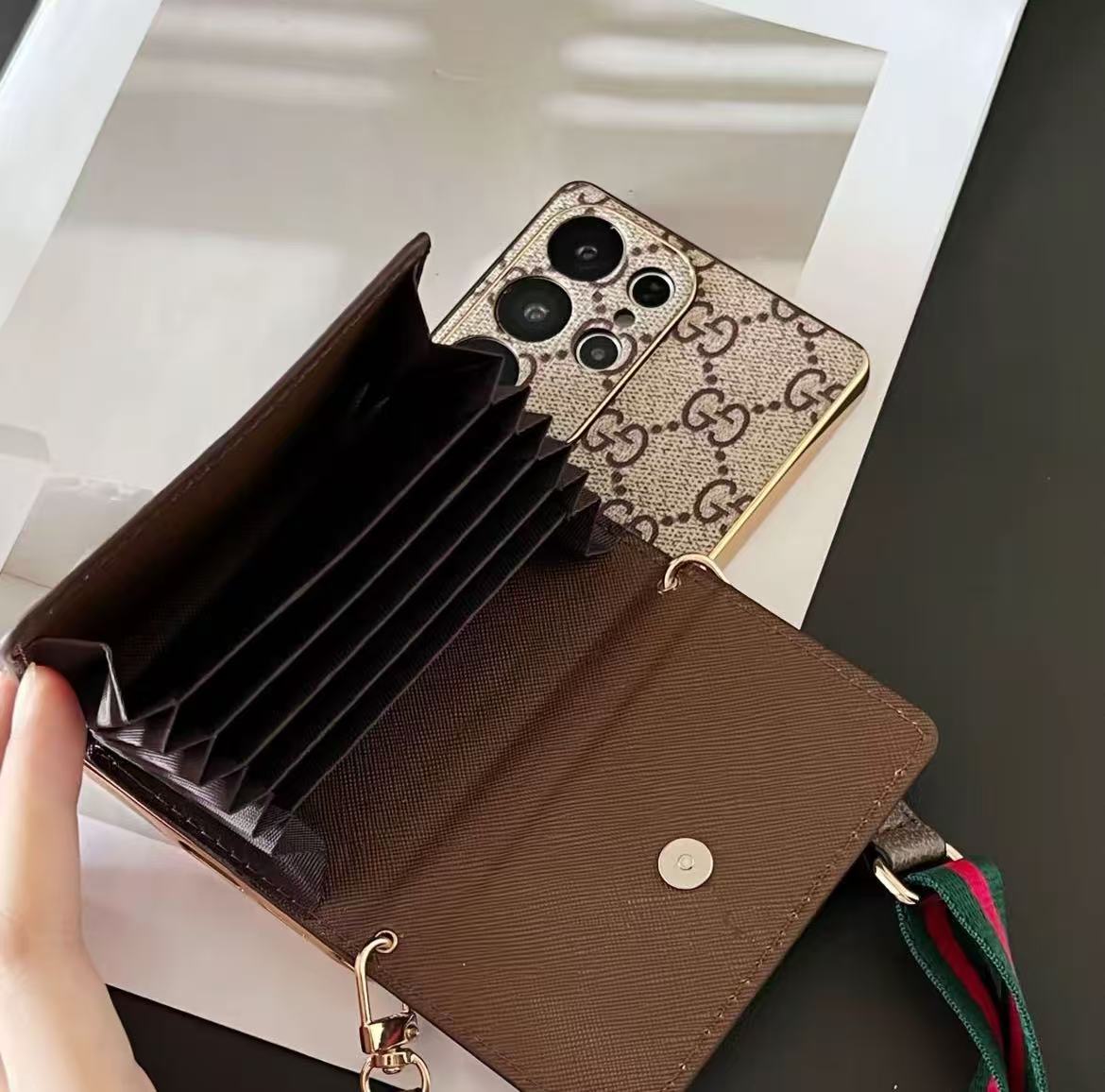 スマホケース  高級感ストラップ付き＋カードポケット付きスマホケース ダブルVL  Galaxy 専用 耐衝撃・防振性能に優れ、高級感あふれるスマホケースで、 Galaxy に対応