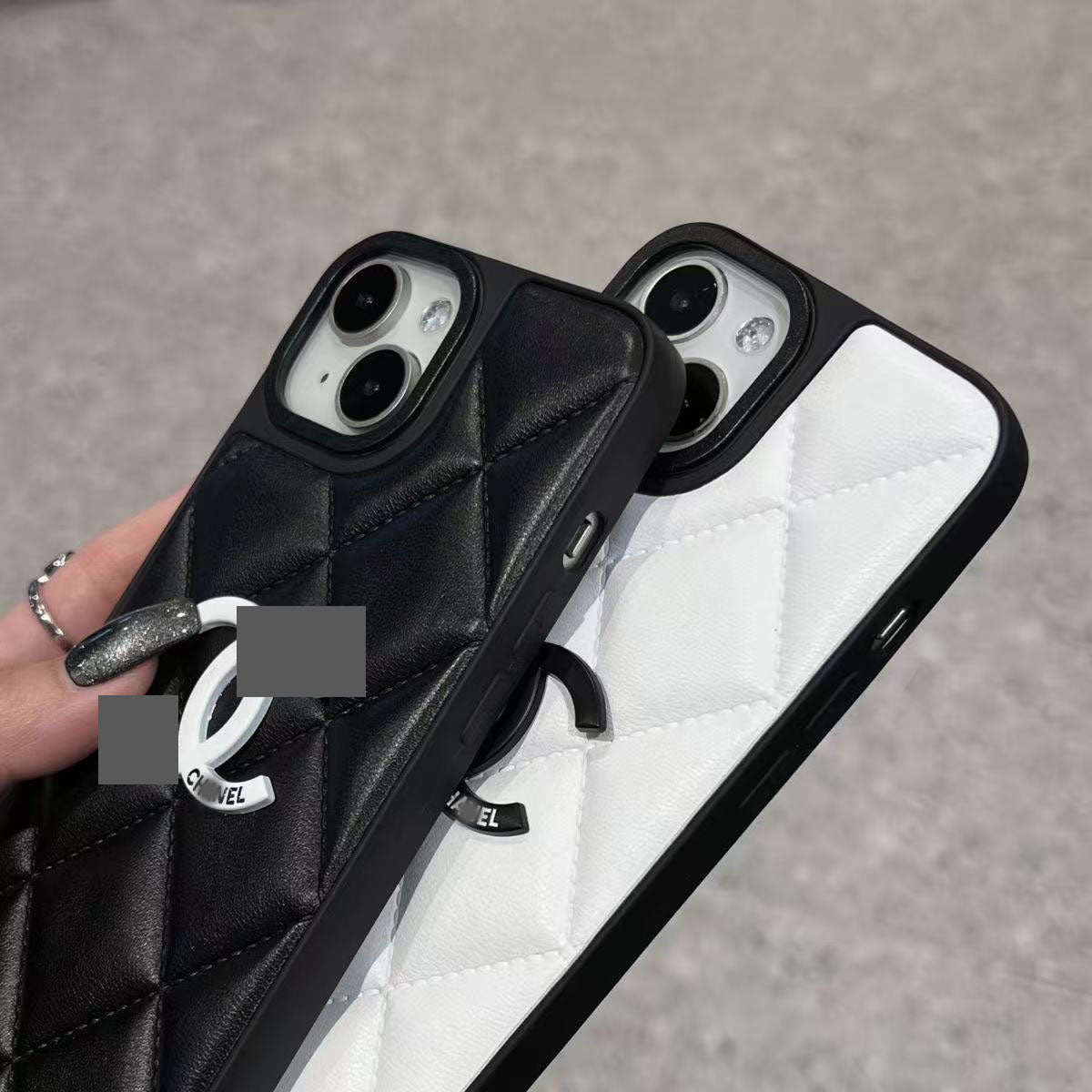 スマホケース  高級感レザー製スマホケース ダブルC   耐衝撃・防振性能に優れ、高級感あふれるスマホケースで、 iPhone13~16 に対応