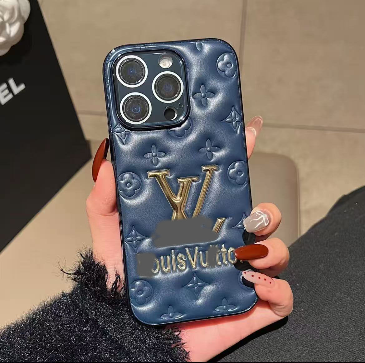 スマホケース  高級感星空 ダブルV  全5色  耐衝撃・防振性能に優れ、高級感あふれるスマホケースで、iPhone12~16 に対応