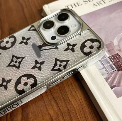 スマホケース  高級感レーザー光沢感スマホケース　ダブルV  耐衝撃・防振性能に優れ、高級感あふれるスマホケースで、iPhone13~17 に対応