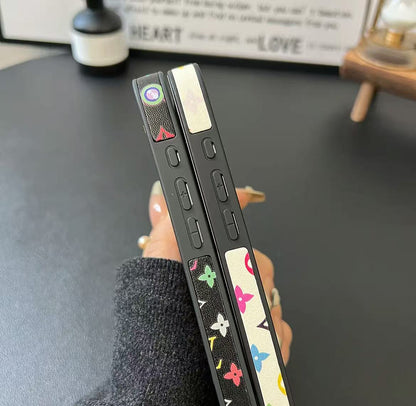 スマホケース  高級感全面花スマホケース  ダブルV  耐衝撃・防振性能に優れ、高級感あふれるスマホケースで、 iPhone13~16 に対応